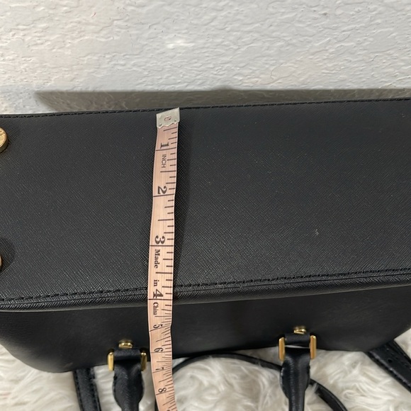 MICHAEL MICHAEL KORS Savannah Medium Saffiano Leather Satchel Black & Gold - Picture 14 of 15